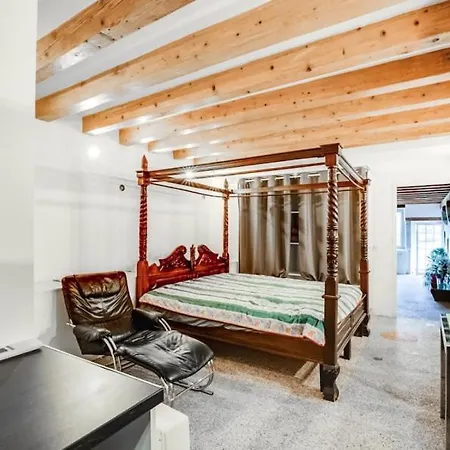 Click And Bed Les Bains 펜션 *