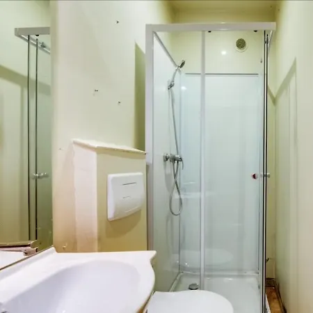 Click And Bed Les Bains 펜션 디본느레방