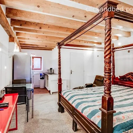 Click And Bed Les Bains *